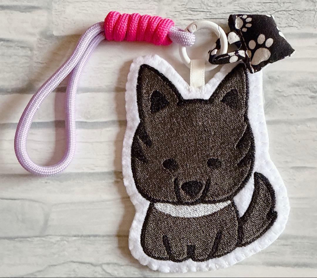 専用　ハンドメイド　刺繍　甲斐犬　バッグチャーム　キーホルダー　うちの子