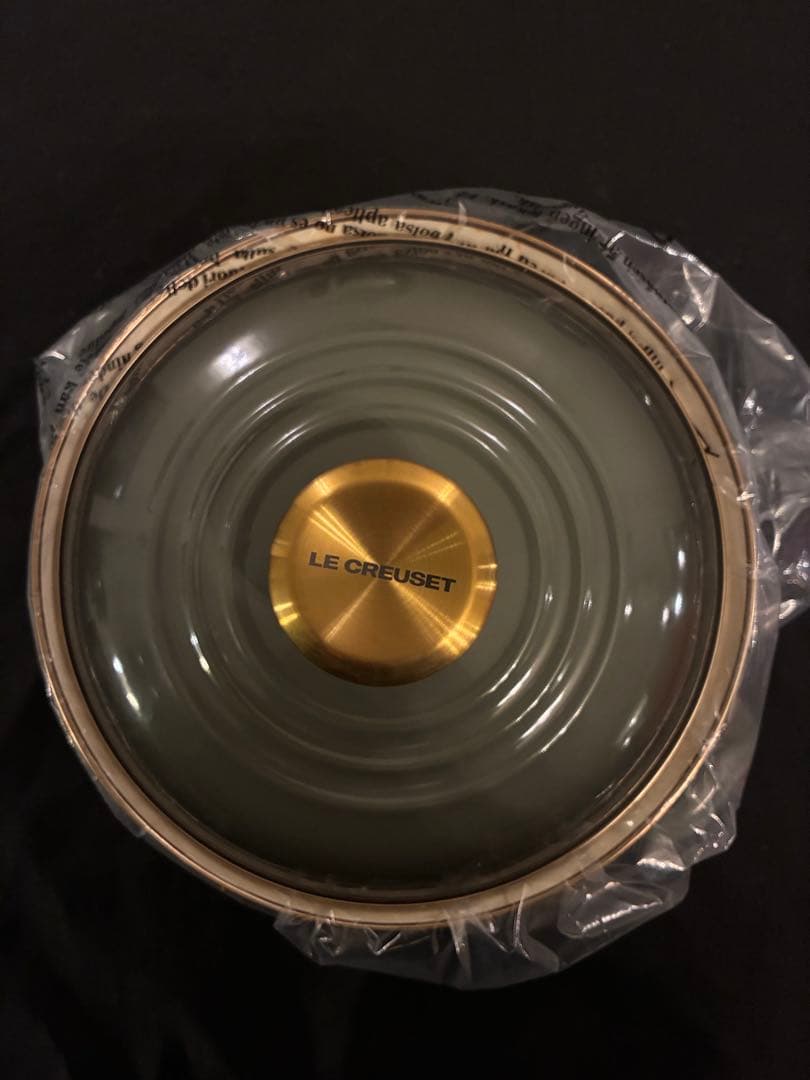 【新古品】LE CREUSET グレー　20cm ゴールドノブ　両手鍋