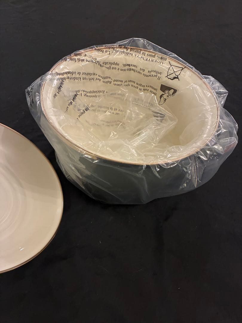 【新古品】LE CREUSET グレー　20cm ゴールドノブ　両手鍋