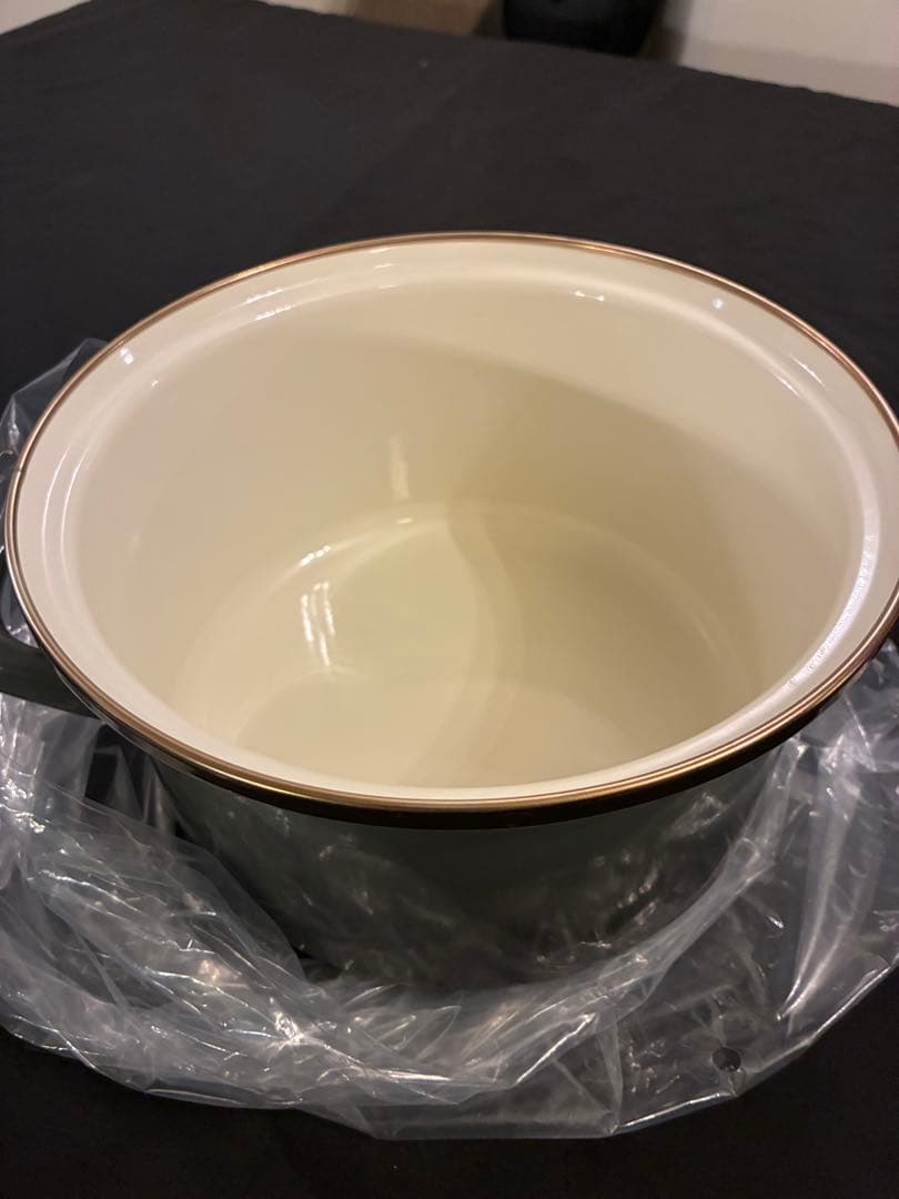 【新古品】LE CREUSET グレー　20cm ゴールドノブ　両手鍋