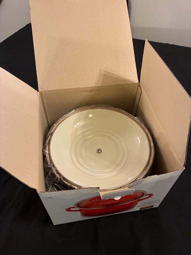 【新古品】LE CREUSET グレー　20cm ゴールドノブ　両手鍋