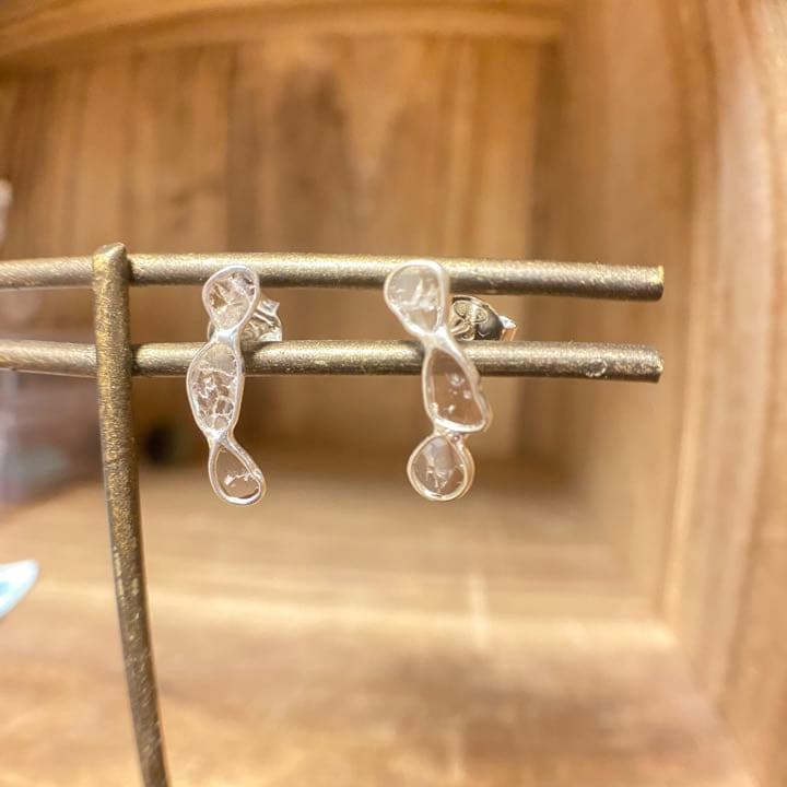 （新品未使用）スライスダイヤモンド 3連ピアス