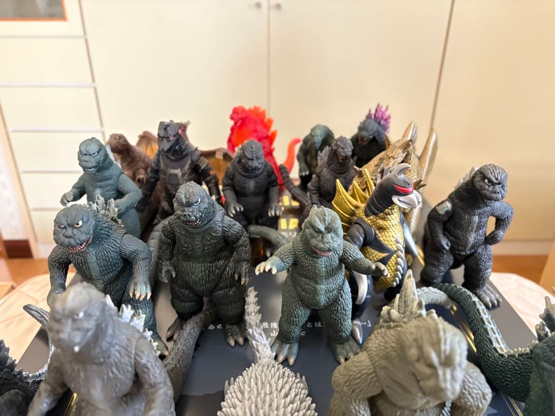 ゴジラ 50周年記念 メモリアルボックス フィギュアセット