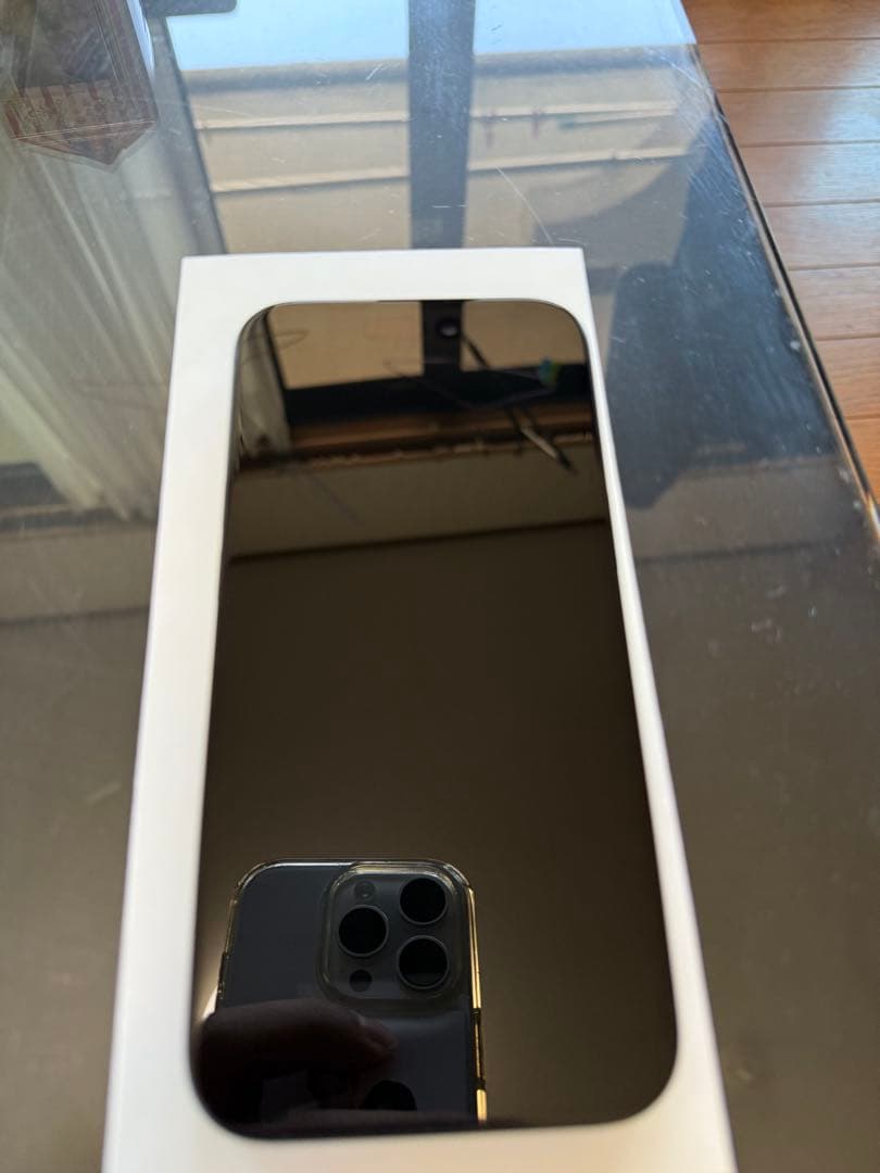 3*8様 Apple iPhone 15 128GB箱、クリアケース付き 5/9