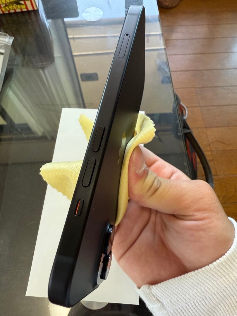 3*8様 Apple iPhone 15 128GB箱、クリアケース付き 5/9