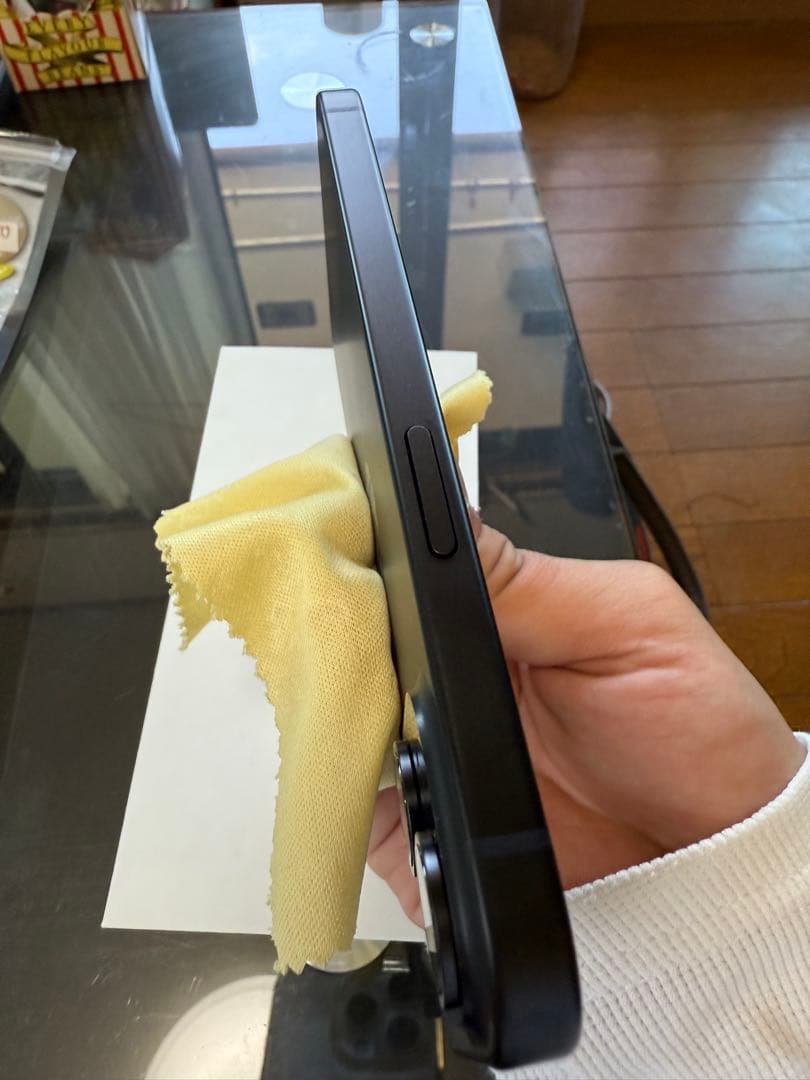 3*8様 Apple iPhone 15 128GB箱、クリアケース付き 5/9