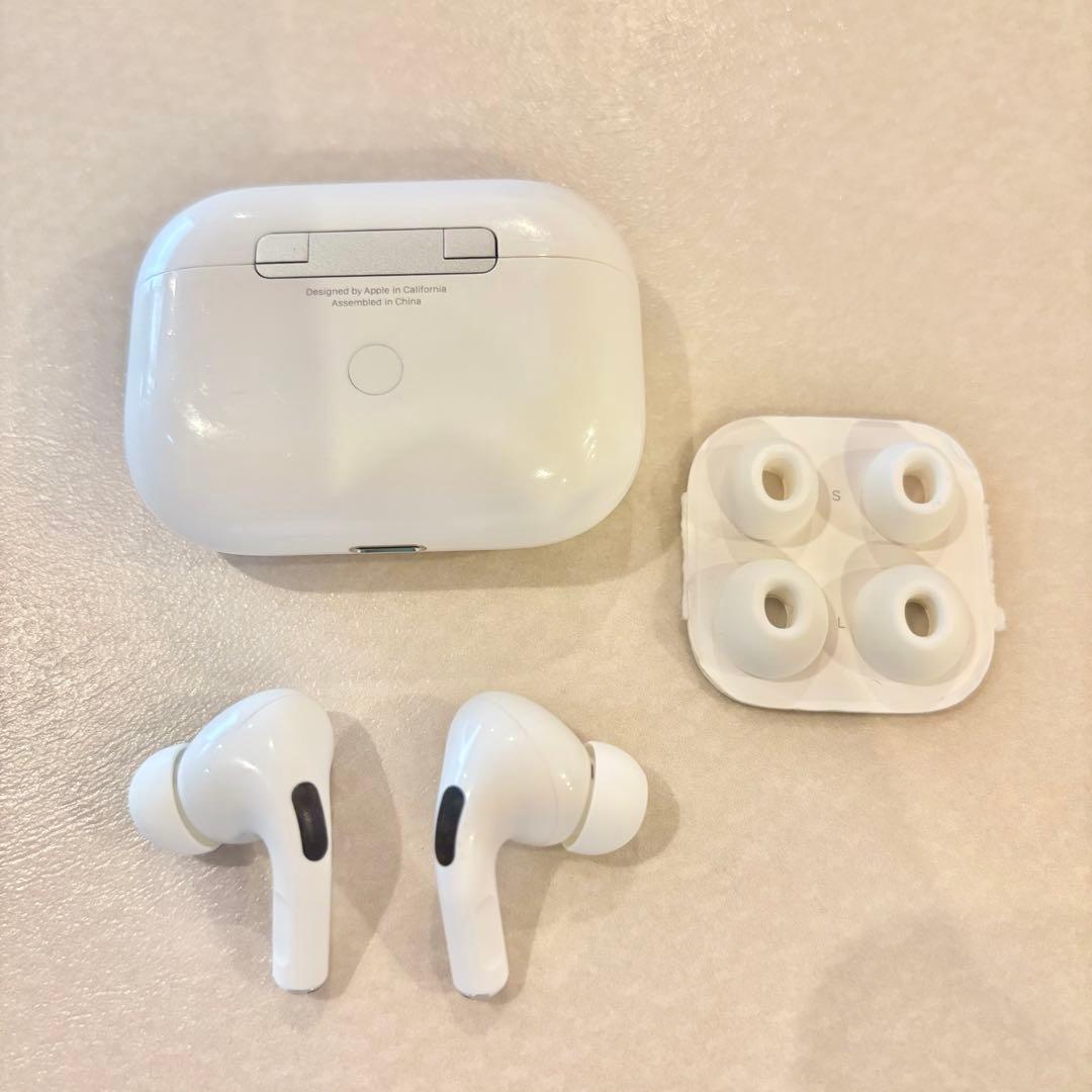 AirPods Pro ※左ノイズ有バッテリー劣化有　充電ケース・イヤチップ付