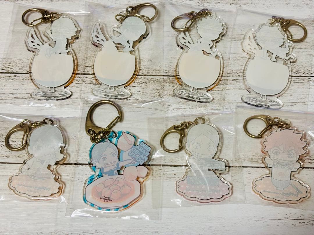 【ハイキュー‼︎ ぐでたま】アニカフェ/セブン限定等　キーホルダー&缶バッチ&文具