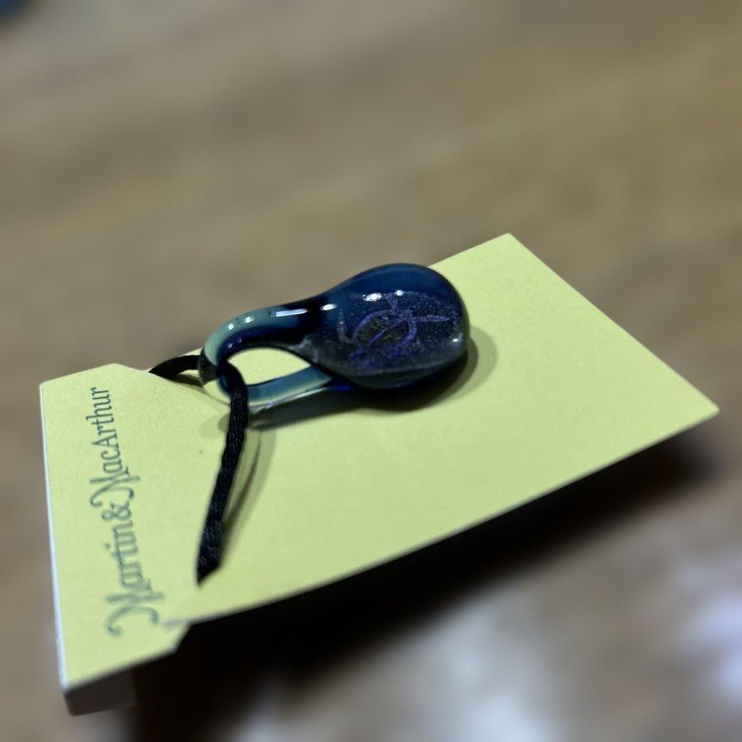 Martin & MacArthur ハワイ　青いガラスペンダント　ホヌ　カメ