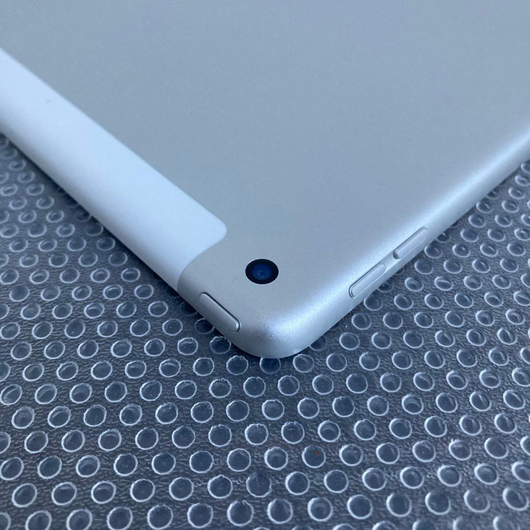 4111 美品☆電池ほぼ新品☆iPad7 第7世代 32GB SIMフリー☆