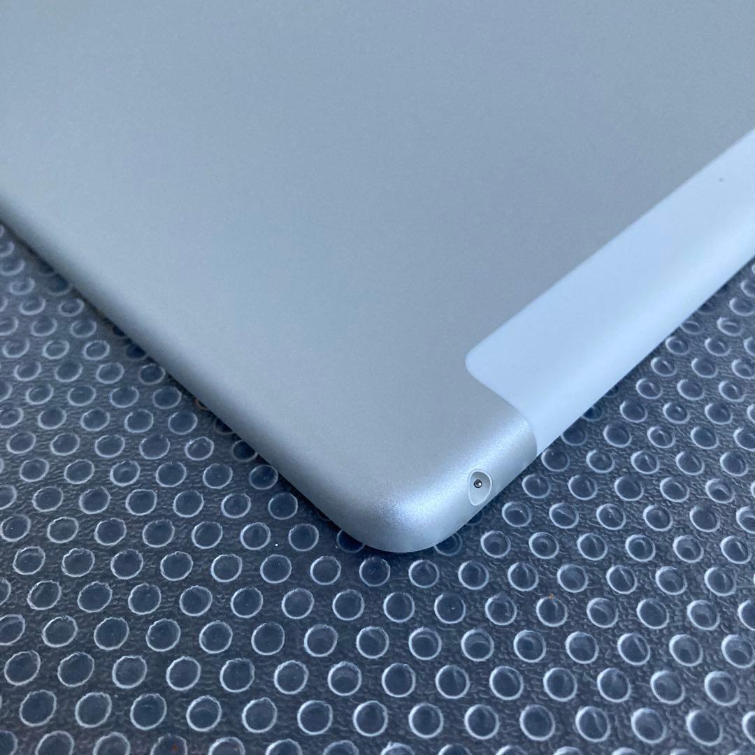 4111 美品☆電池ほぼ新品☆iPad7 第7世代 32GB SIMフリー☆