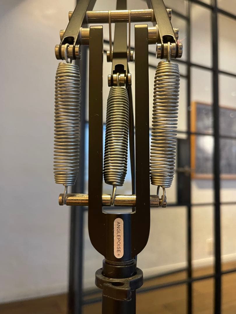 黒のフロアスタンド アーム調整可能