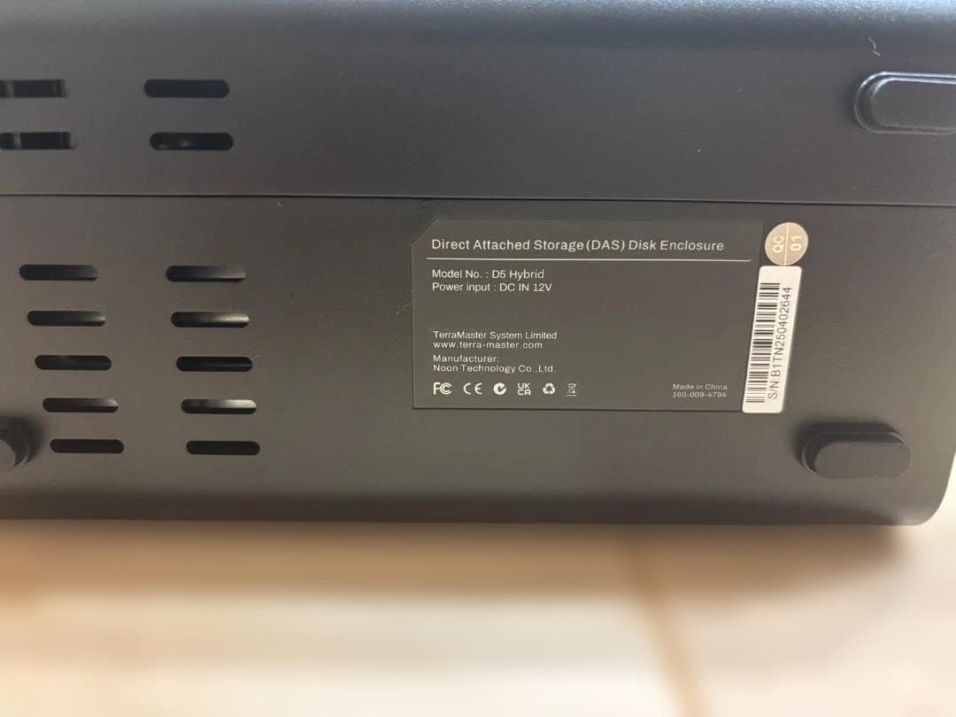 【未使用品】テラマスターD5ハイブリッド　ディスクエンクロージャ -