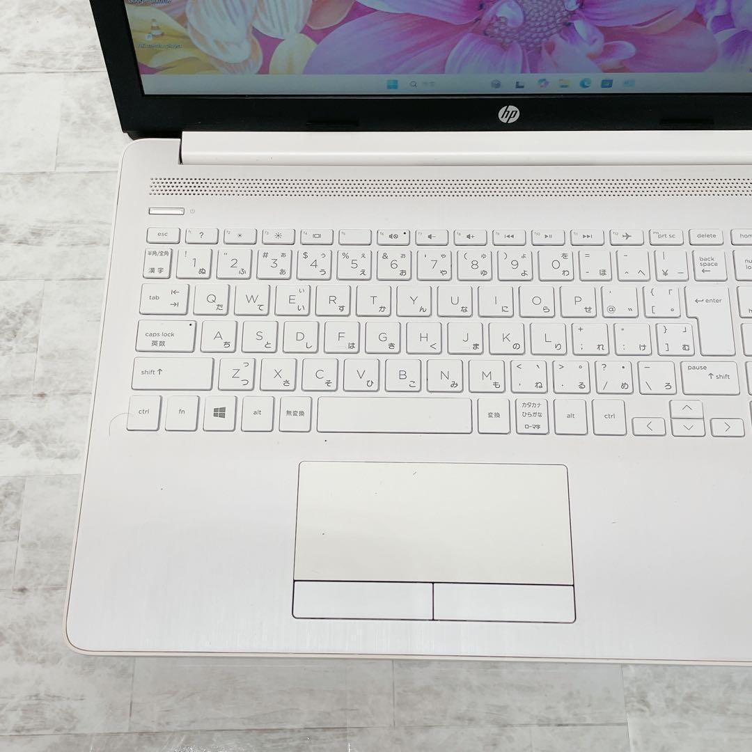 可愛いホワイト✨フルHD画面✨テンキー付ノートパソコン✨Win11
