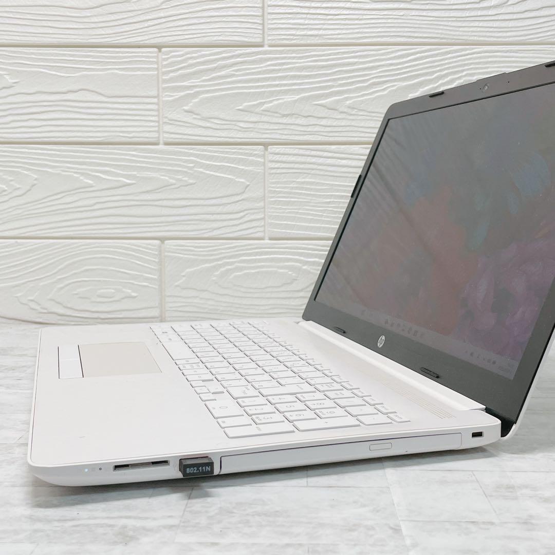 可愛いホワイト✨フルHD画面✨テンキー付ノートパソコン✨Win11