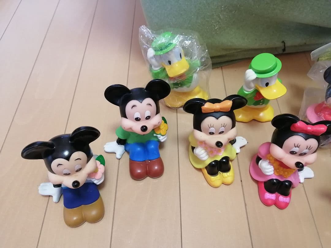 ミッキー・ミニー・ドナルド ソフビ　貯金箱　9体セット　三菱銀行　ディズニー