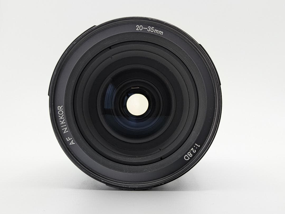 Nikon AF NIkkor 20-35mm F2.8 D ニコン