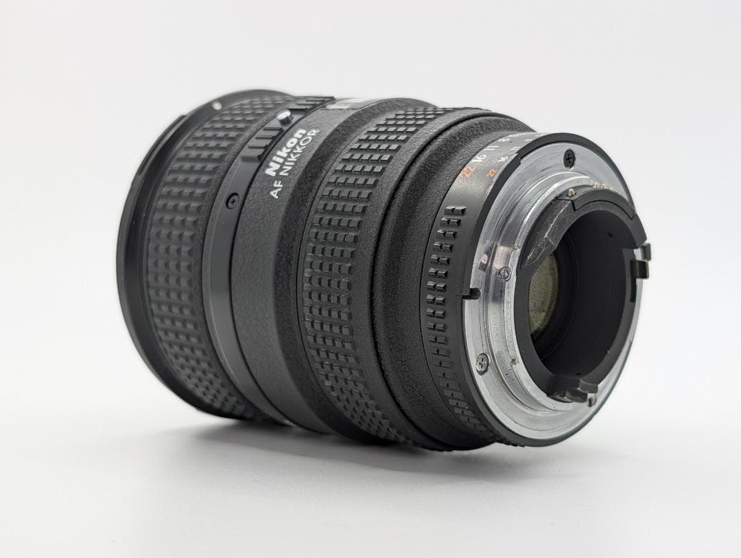 Nikon AF NIkkor 20-35mm F2.8 D ニコン