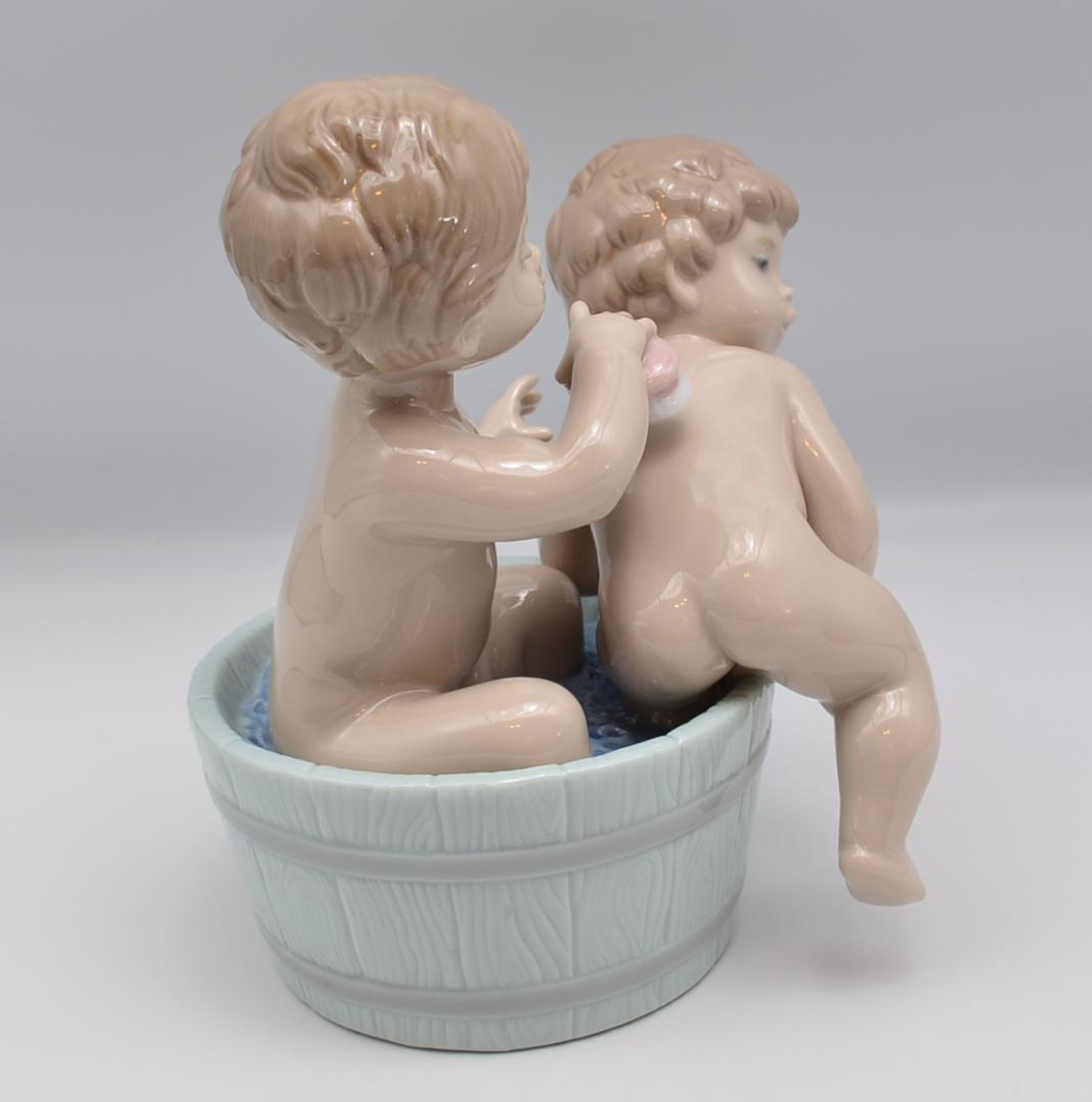 お風呂だよ　＃6411　★リヤドロ　スペイン　ポーセリン　光沢仕上げ　箱付き