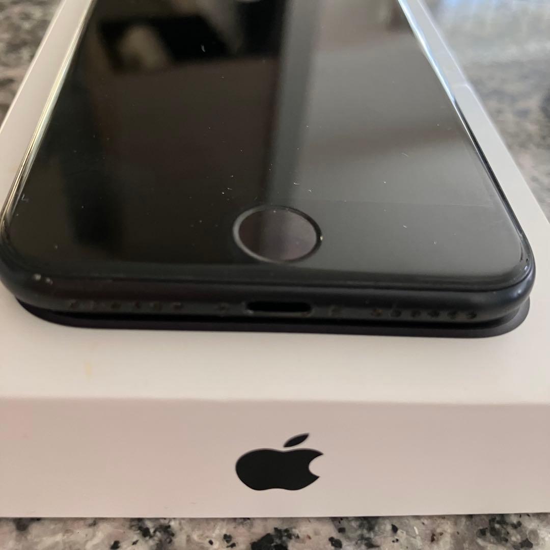 Apple iPhone SE第2世代 128GB ブラックSIMフリー SE2