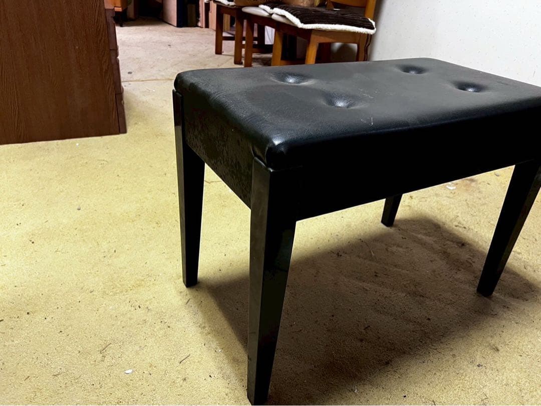 YAMAHA 黒のピアノ用スツール