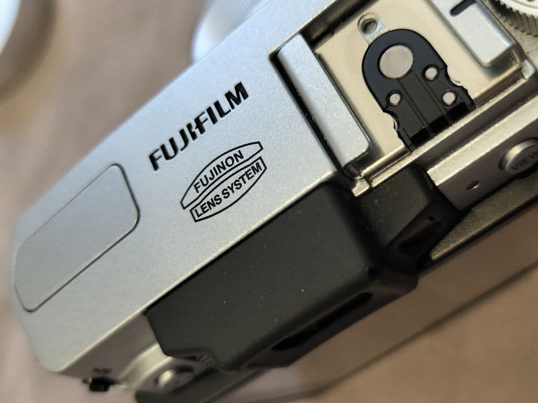 FUJIFILM デジタルカメラ FX-X30 シルバー