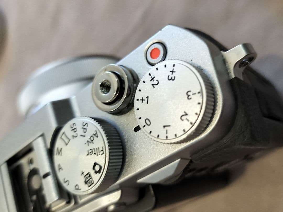 FUJIFILM デジタルカメラ FX-X30 シルバー