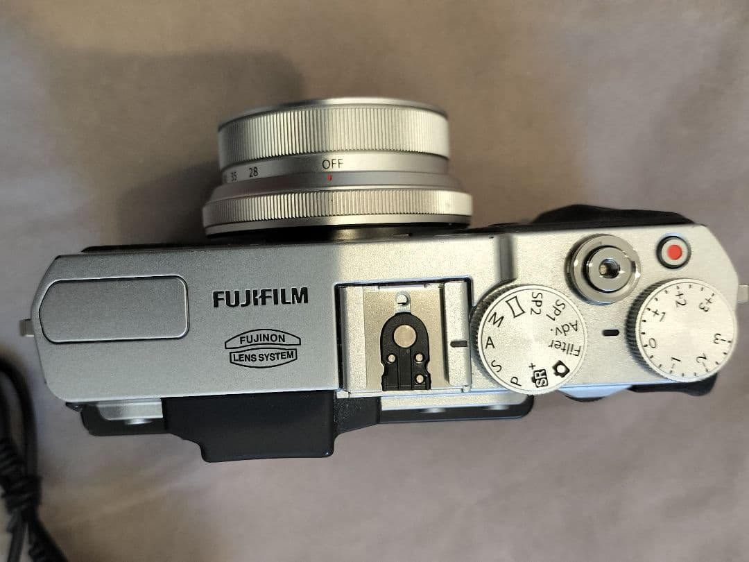FUJIFILM デジタルカメラ FX-X30 シルバー