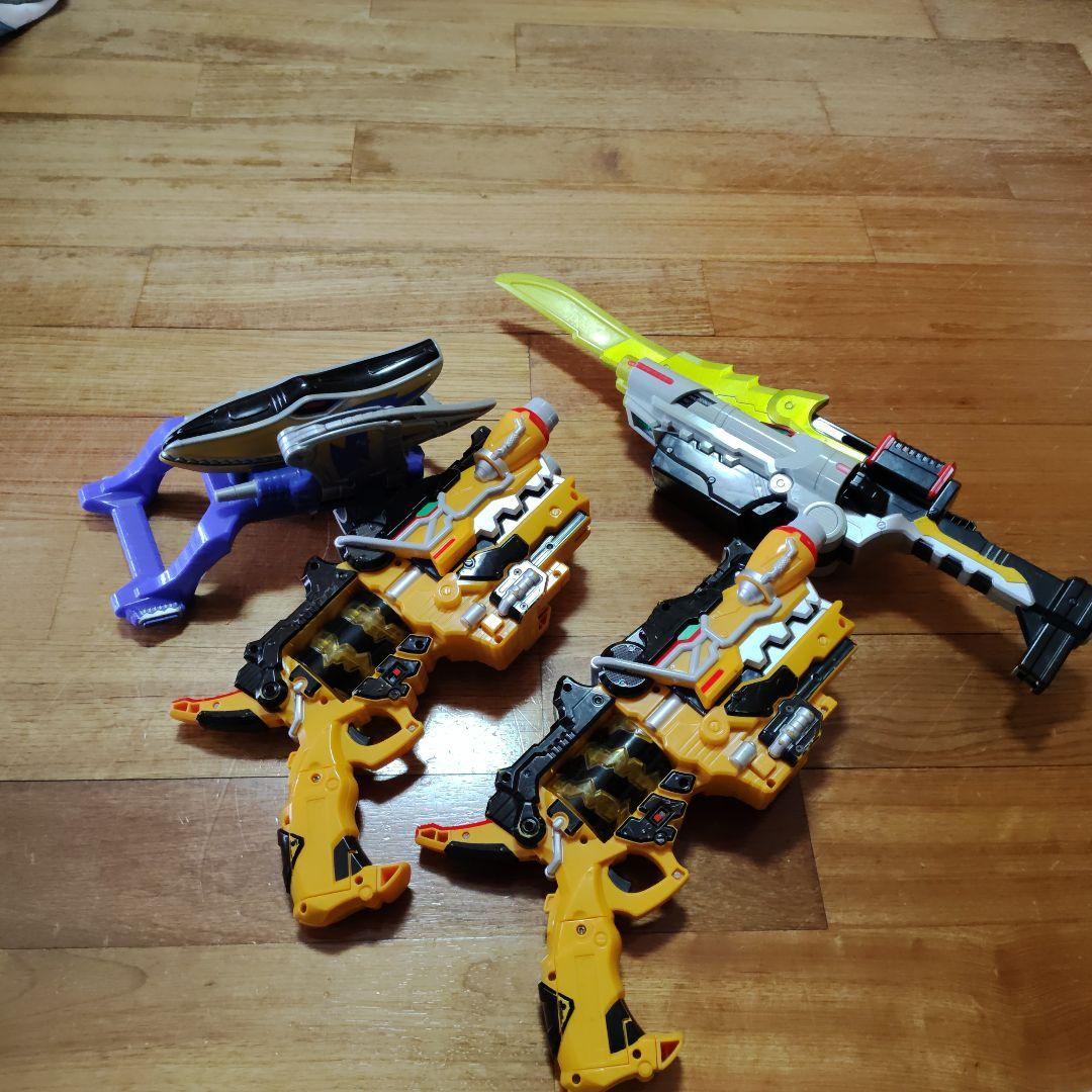 恐竜ジャー変身アイテムと獣電池セット