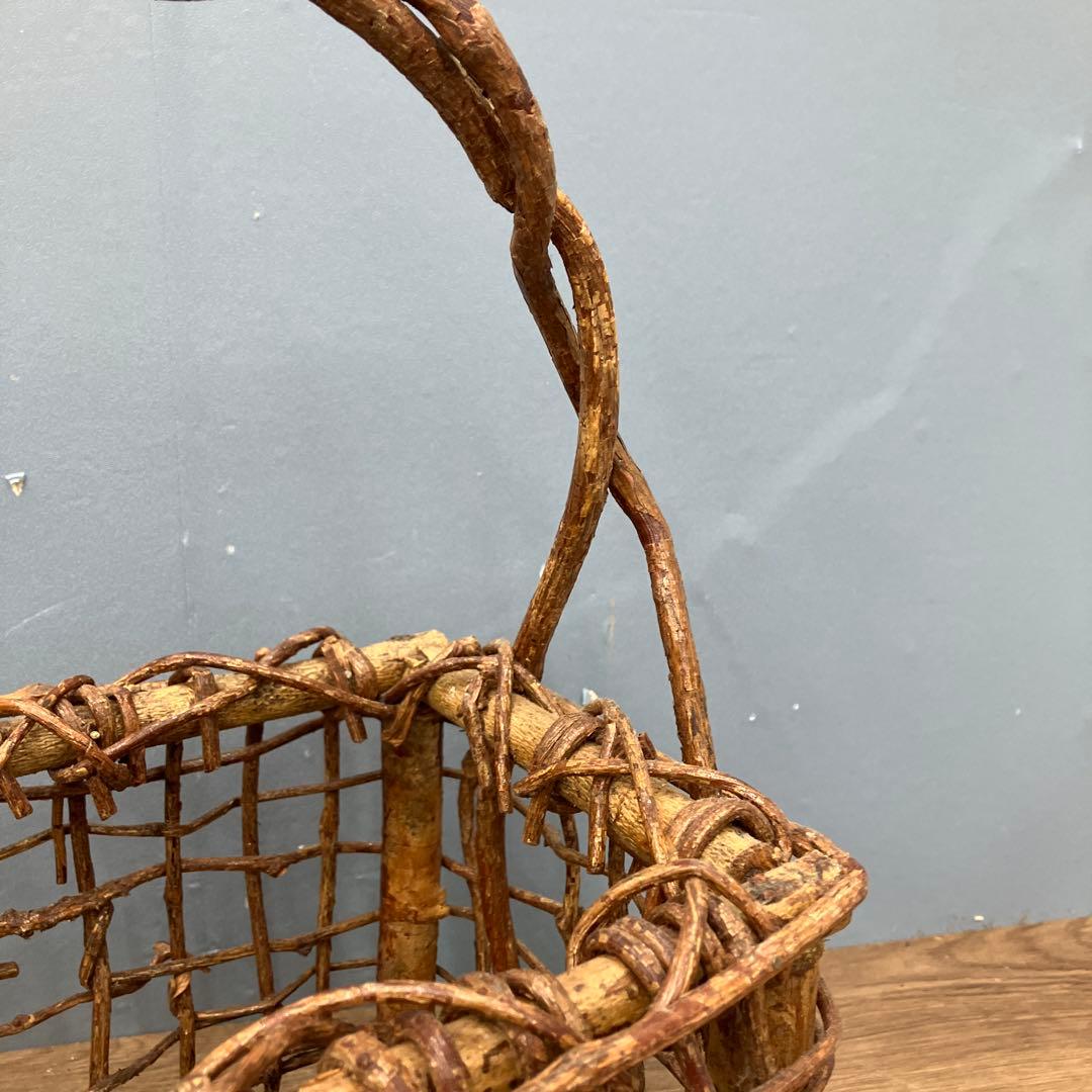 B-4 天然素材 あけび 蔓（つる）編み 手提げバスケット 小物収納