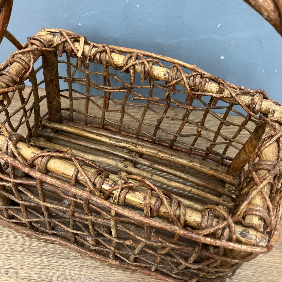 B-4 天然素材 あけび 蔓（つる）編み 手提げバスケット 小物収納