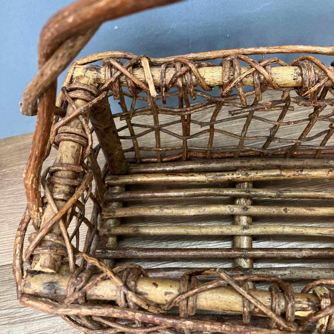 B-4 天然素材 あけび 蔓（つる）編み 手提げバスケット 小物収納