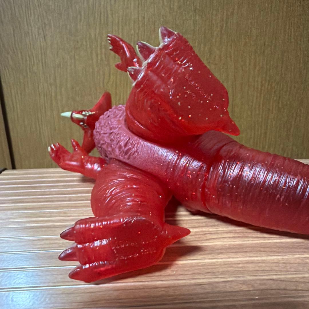 ☆ 非売品　ソフビ ウルトラギャラクシー　大怪獣バトル　ゴモラ　クリアレッド　☆