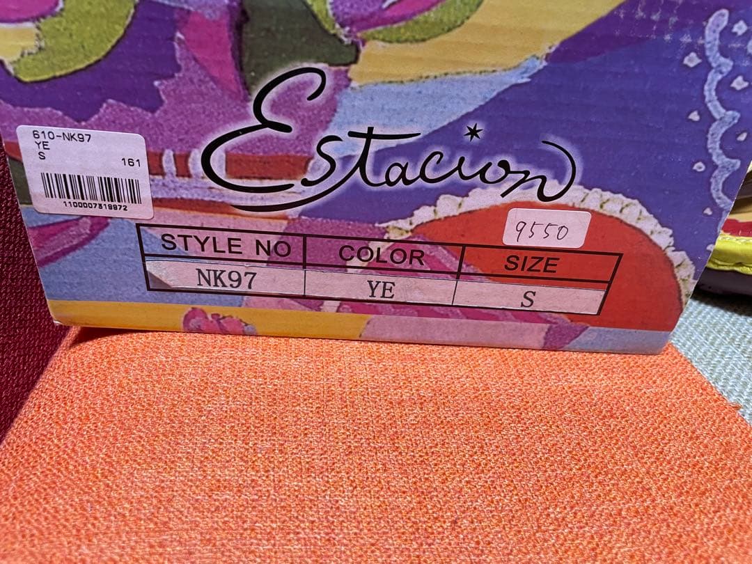 【新品未使用品】エスタシオン　Sサイズ（22.5から23.0）　牛革　サンダル