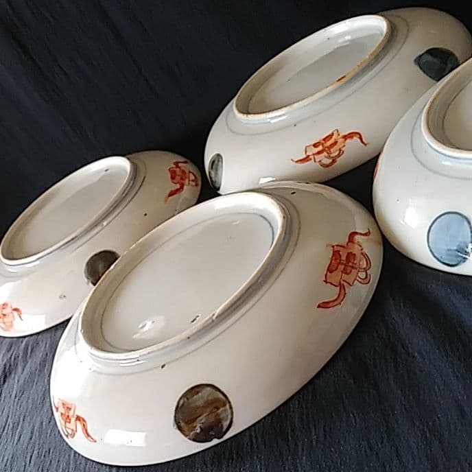 「金彩のウサギと、葡萄に蝶々！」古伊万里皿(直径16cm) 4客セット 骨董アン