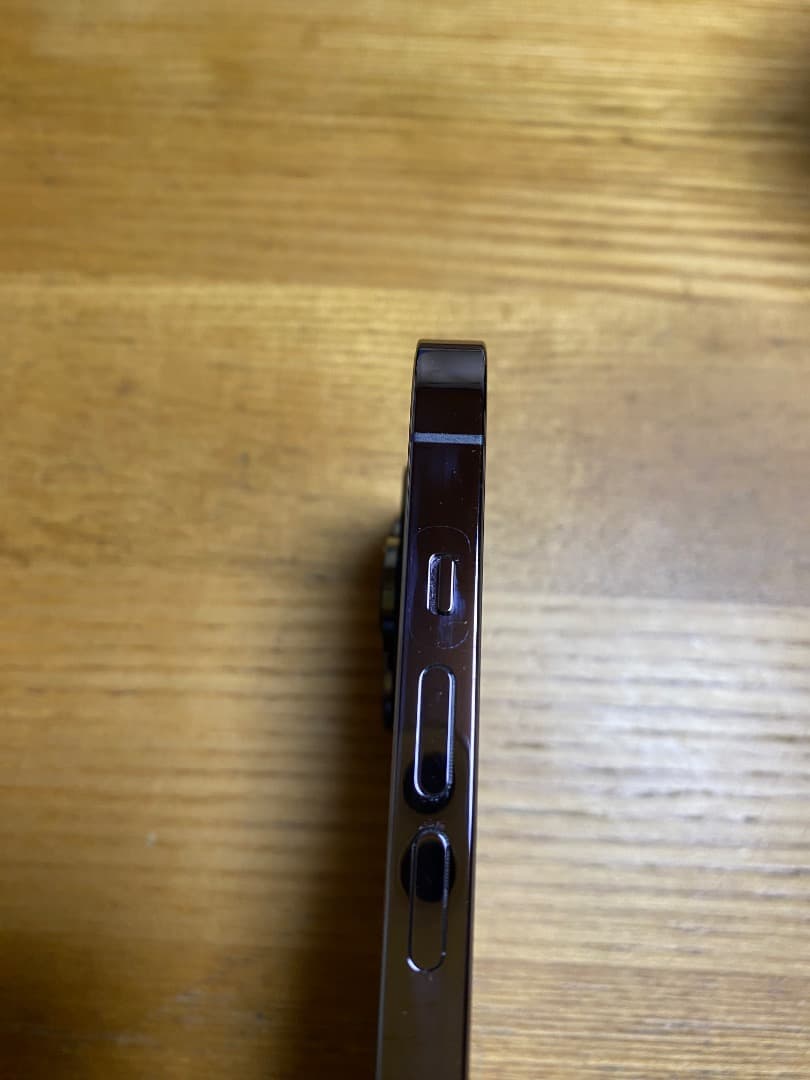 Apple iPhone 14 Pro 本体　Magsafeケース付き