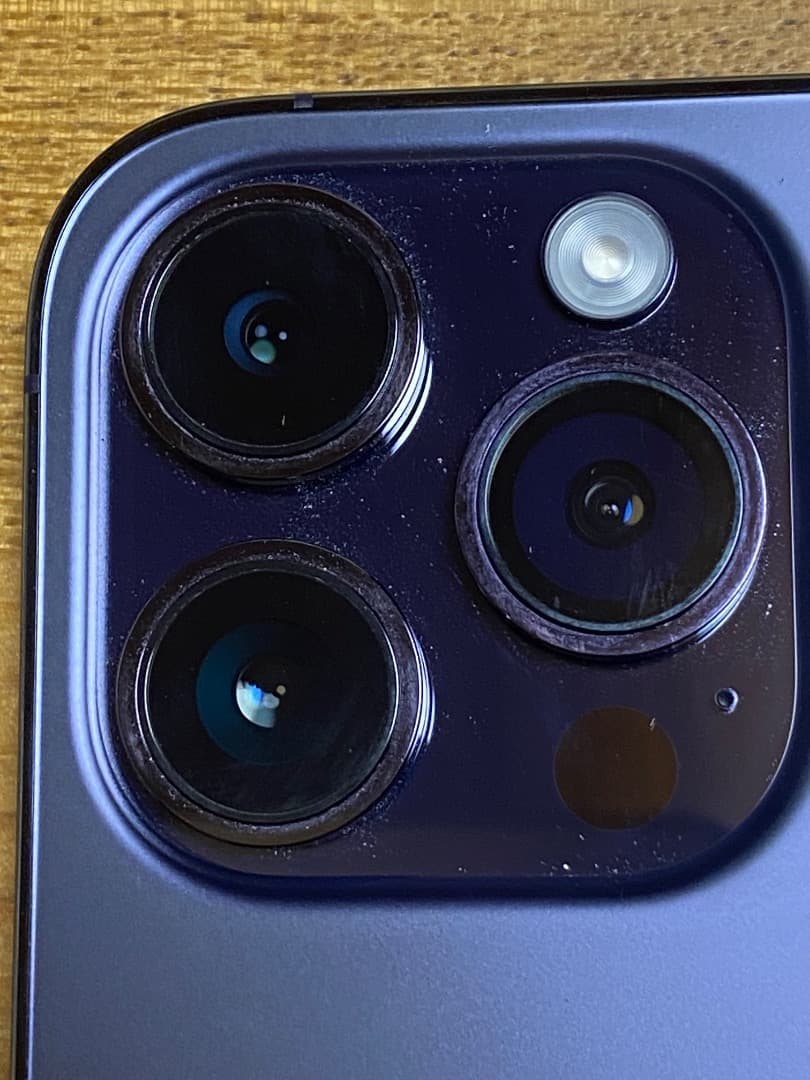 Apple iPhone 14 Pro 本体　Magsafeケース付き