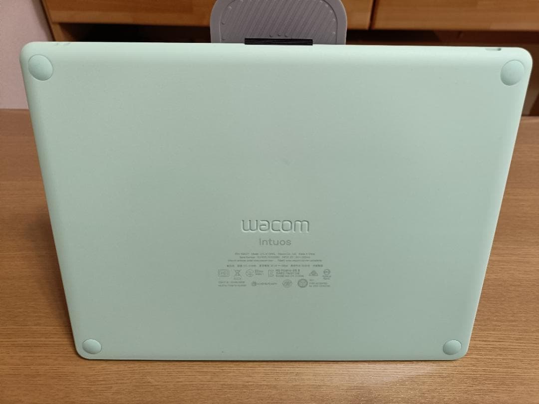 ワコム　ペンタブレット ／ Wacom Intuos Medium