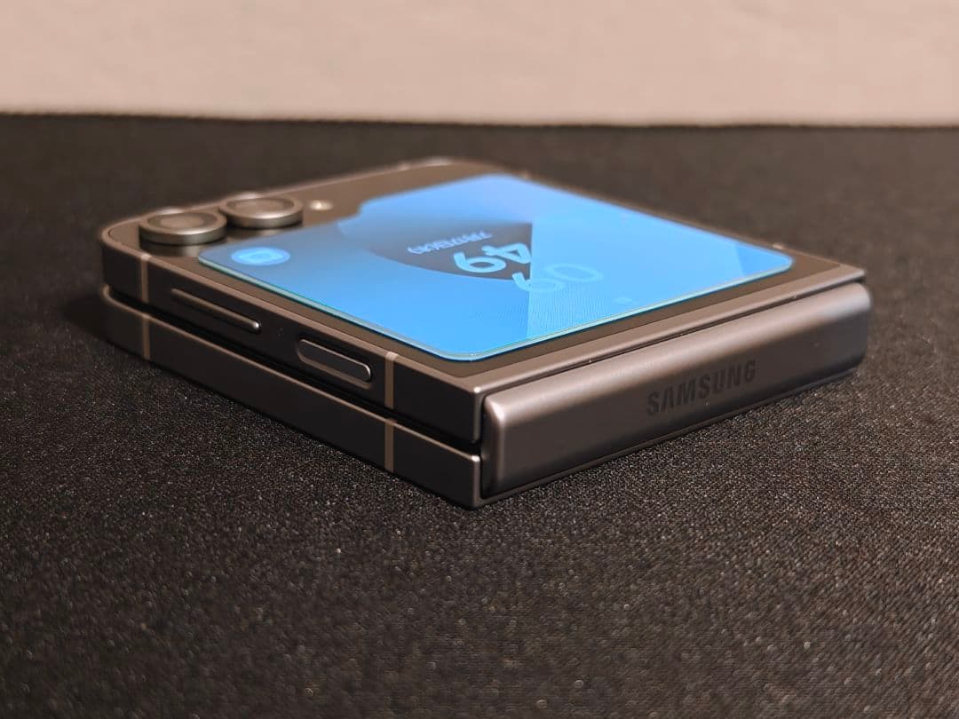 Galaxy Z Flip6 256GB シルバーシャドウ【国内版】