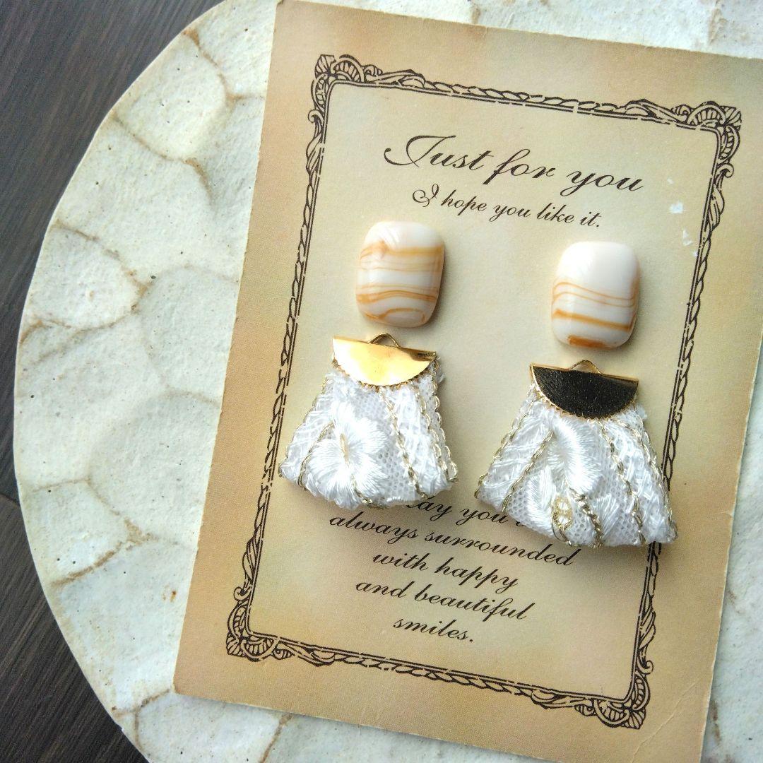 白　マーブル　ヴィンテージ　チロリアンテープ　リボン　ピアス　イヤリング　花