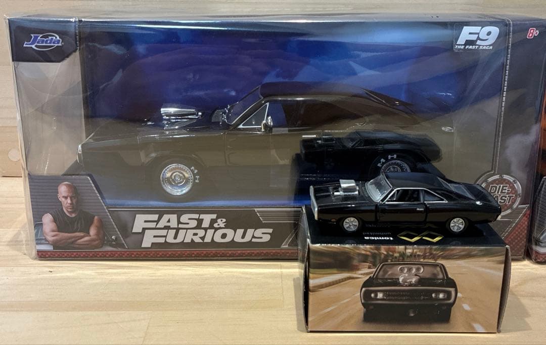 ワイルドスピード　ダイキャスト　ダッジチャージャー　トヨタ　スープラ