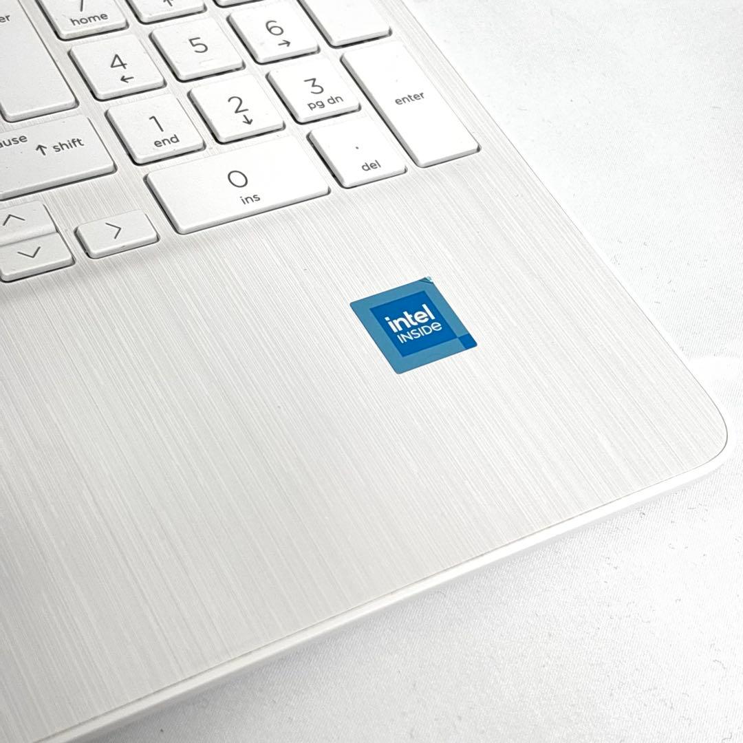HP ノートPC ホワイト 15s-fq3034TU