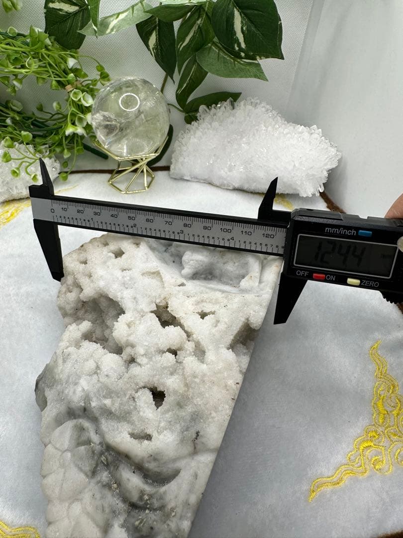 スファレライト九尾彫り物♡フローライト共生 1.8kg越え