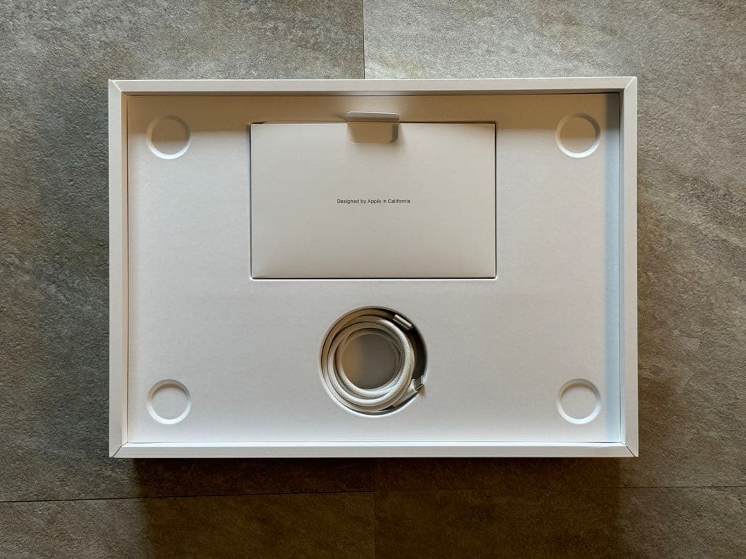 Apple MacBook Air M2スターライト 24GBメモリ / 1TB