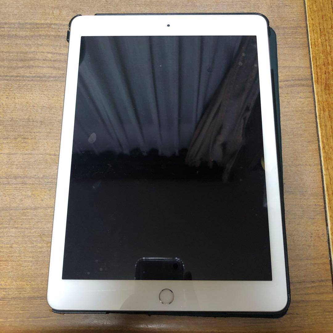 iPad 5 第5世代 Wi-Fi シルバー　32G 9.7インチ タブレット