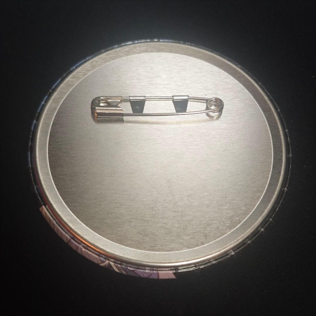 NARUTO J-WORLD 絵巻 絆 75mm 缶バッジ うちはサスケ