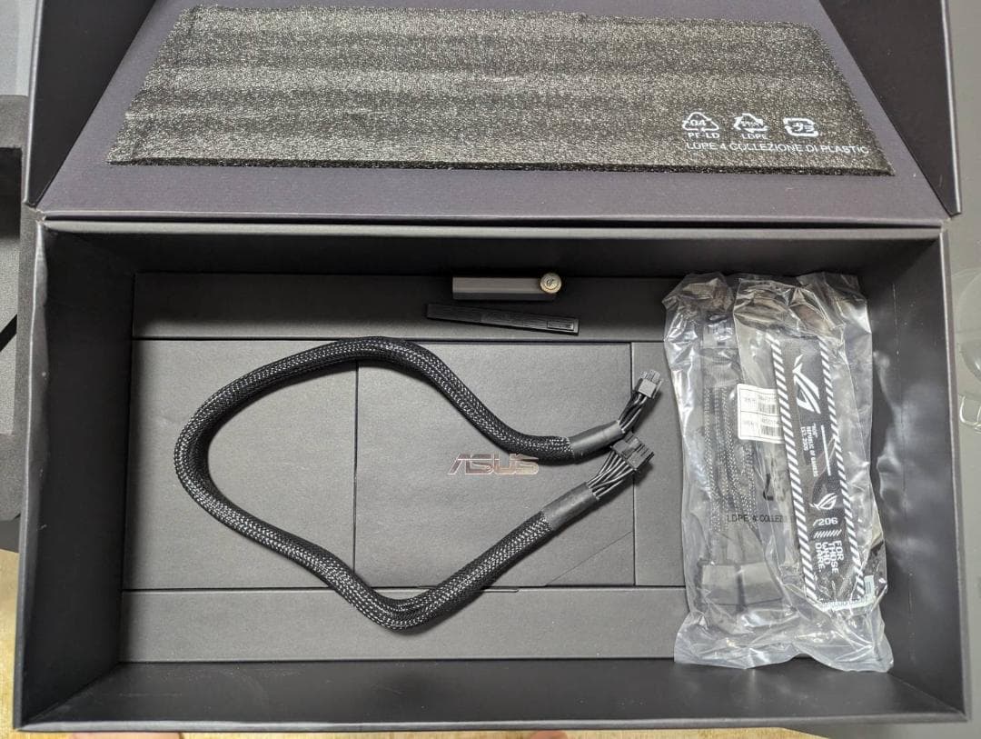 グラフィックボード・グラボ・ビデオカード ASUS ROG Strix GeForce RTX 4090 24GB