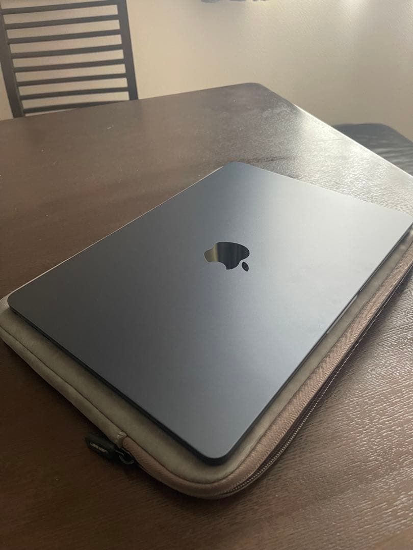 MacBook Air M4 / 13インチ　512GB