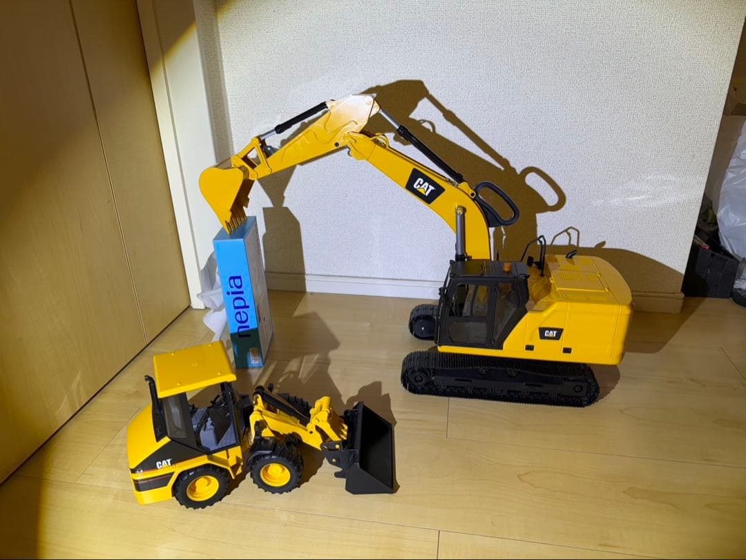 bruder CAT ブルドーザー　＆bruder パワーショベル