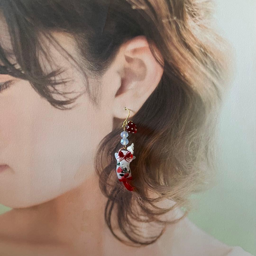 ฅ❤️ ねこ　猫　レジン　苺　いちご　花　ピアス　イヤリング　ハンドメイド